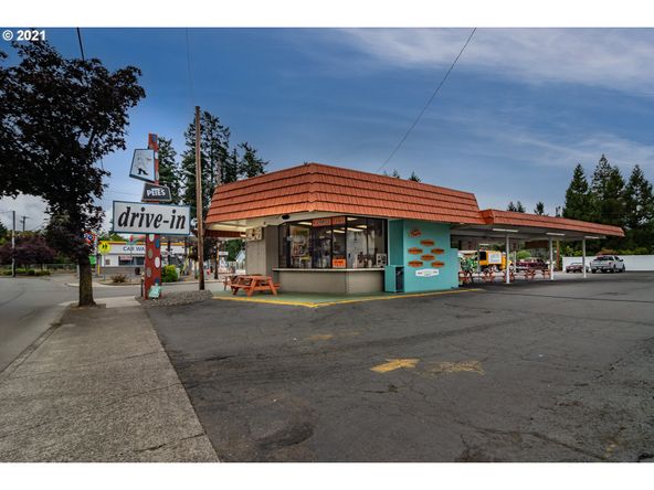 1270 W Harvard Ave, Roseburg, OR 97471